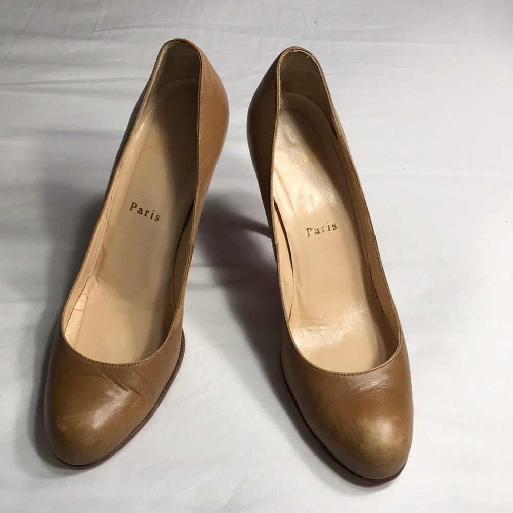 Authentic Christian Louboutin tan heels size 38 EU